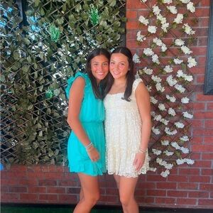 Meet your Posher, Hollis